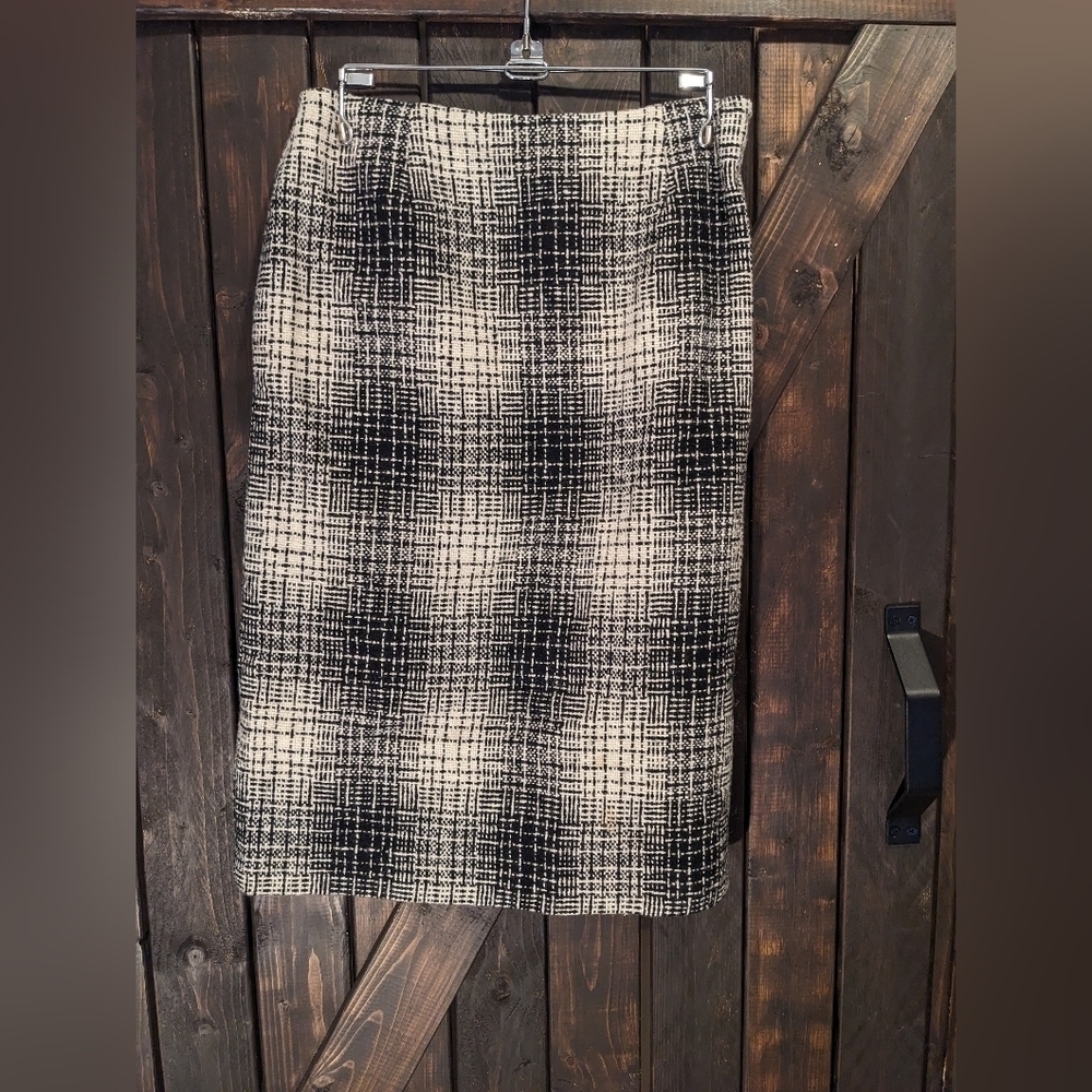 Valerie Stevens Wool blend skirt, size 4
